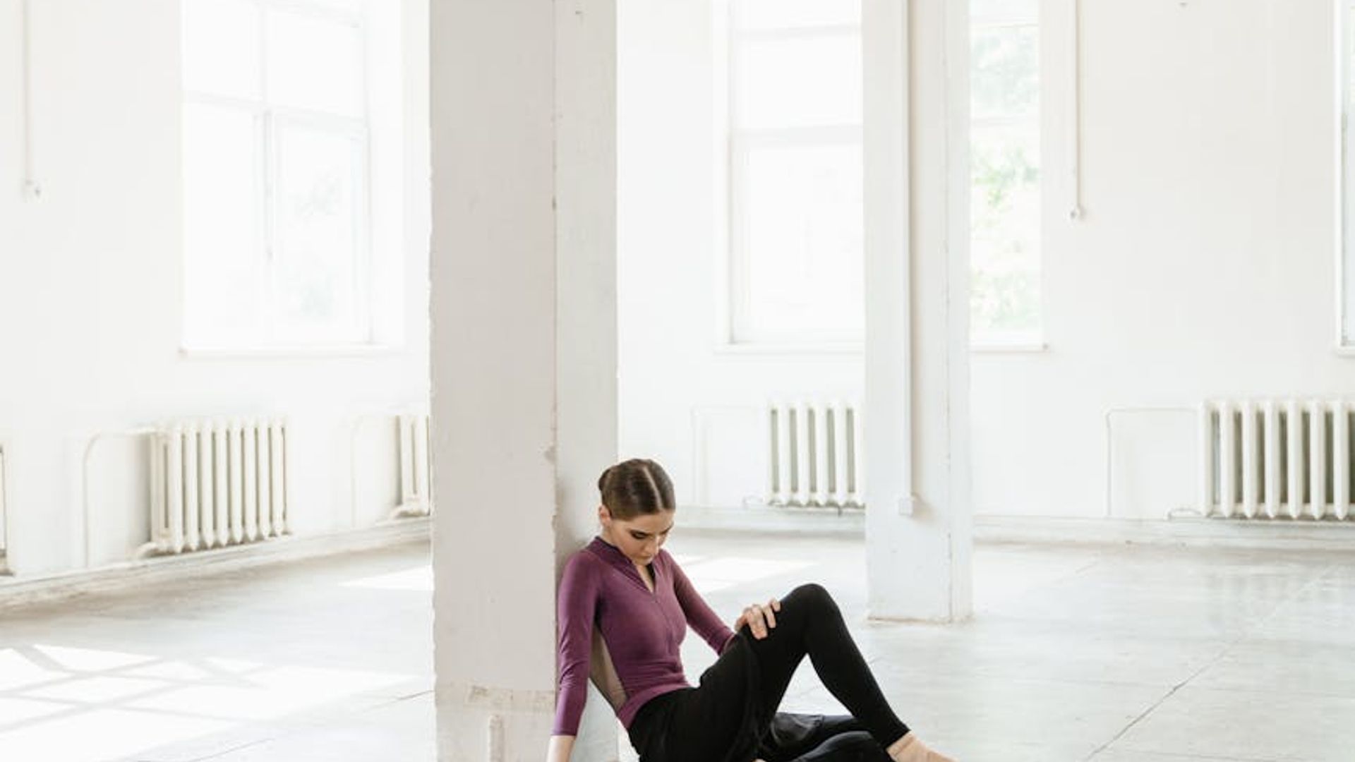 Minimalist and spacious room with soft light, perfect for movement practice.